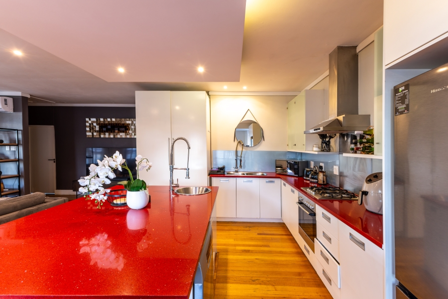 To Let 3 Bedroom Property for Rent in Sea Point Western Cape